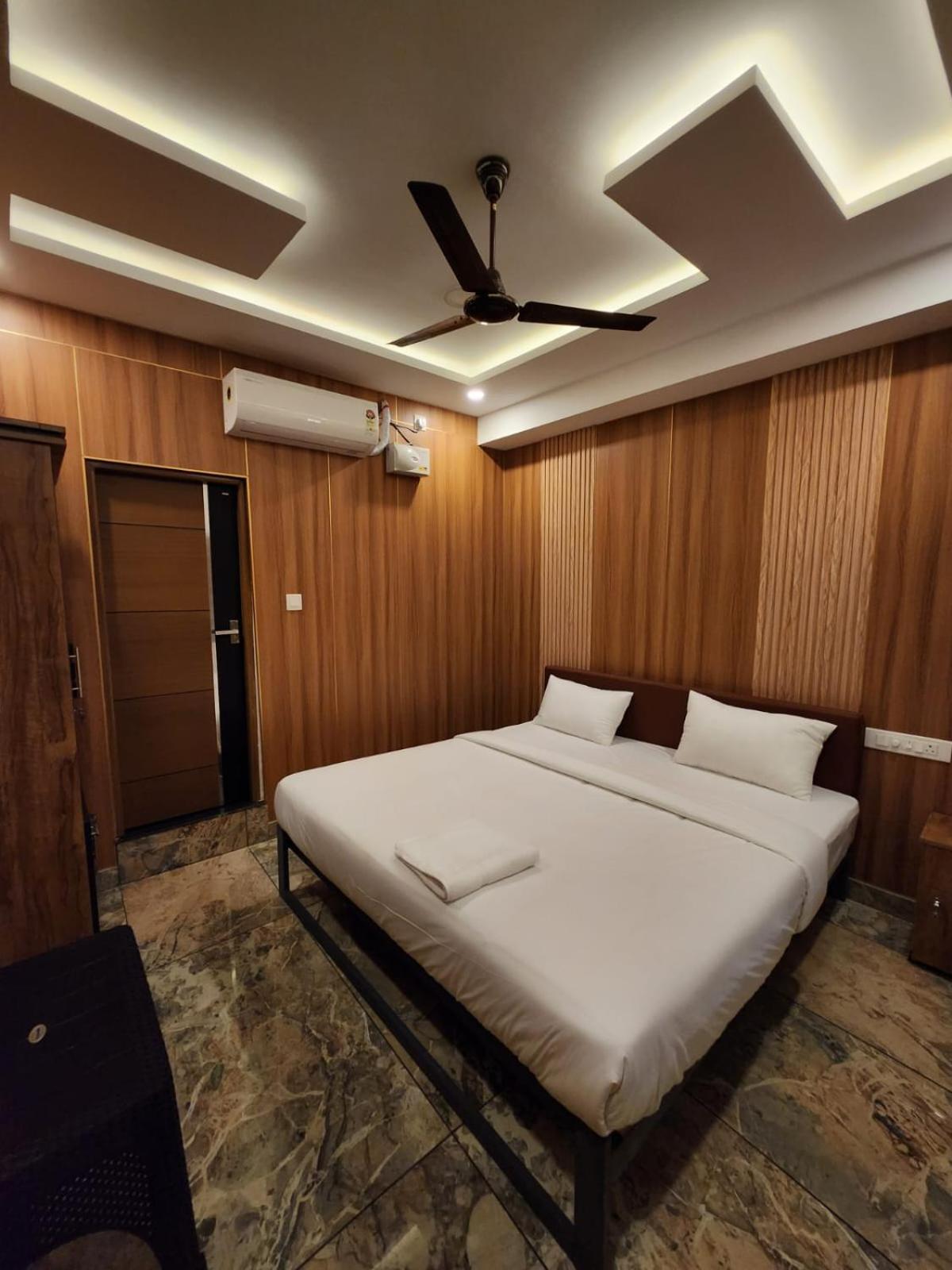 Royal View Residency Otel Attingal Dış mekan fotoğraf