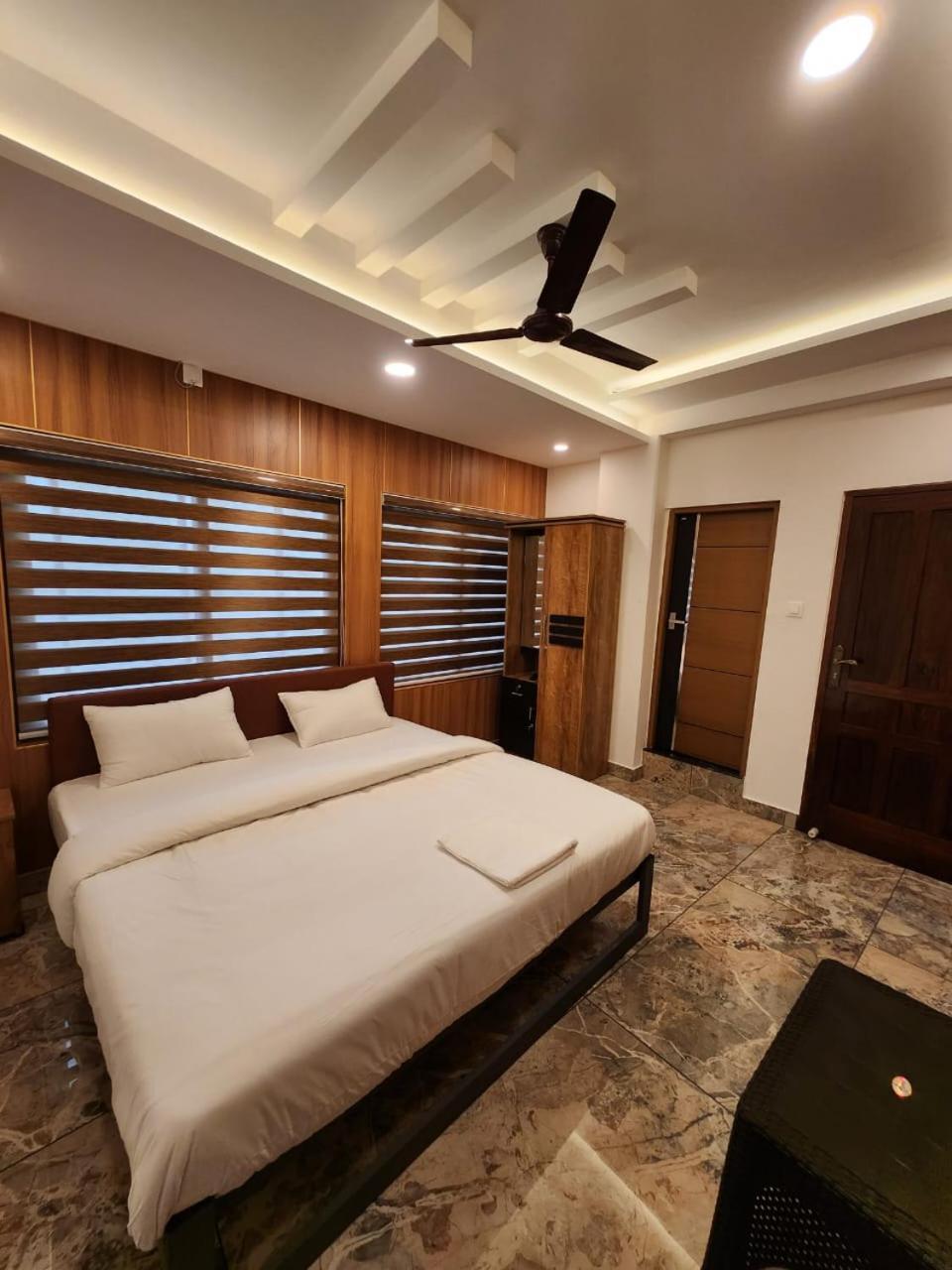 Royal View Residency Otel Attingal Dış mekan fotoğraf